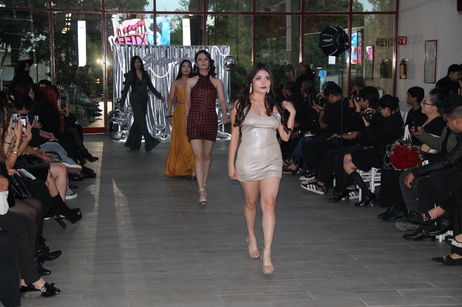 estudiantes-de-la-fdaya-uatx-proyectan-su-talento-en-las-pasarelas-identidad-en-movimiento-y-sixteen-layers-alternativatlx