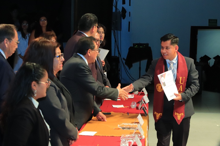 la-uatx-entrega-a-la-sociedad-a-nueva-generacion-de-profesionistas-egresados-de-la-fcea-alternativatlx