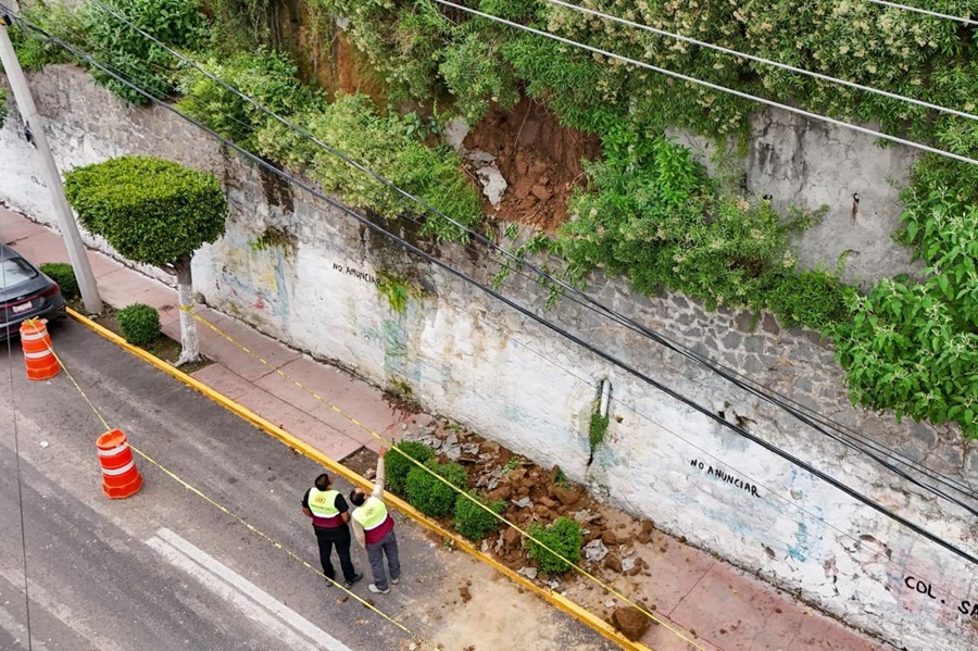 proteccion-civil-de-tlaxcala-atiende-reporte-por-desprendimiento-de-revestimiento-en-san-isidro-alternativatlx