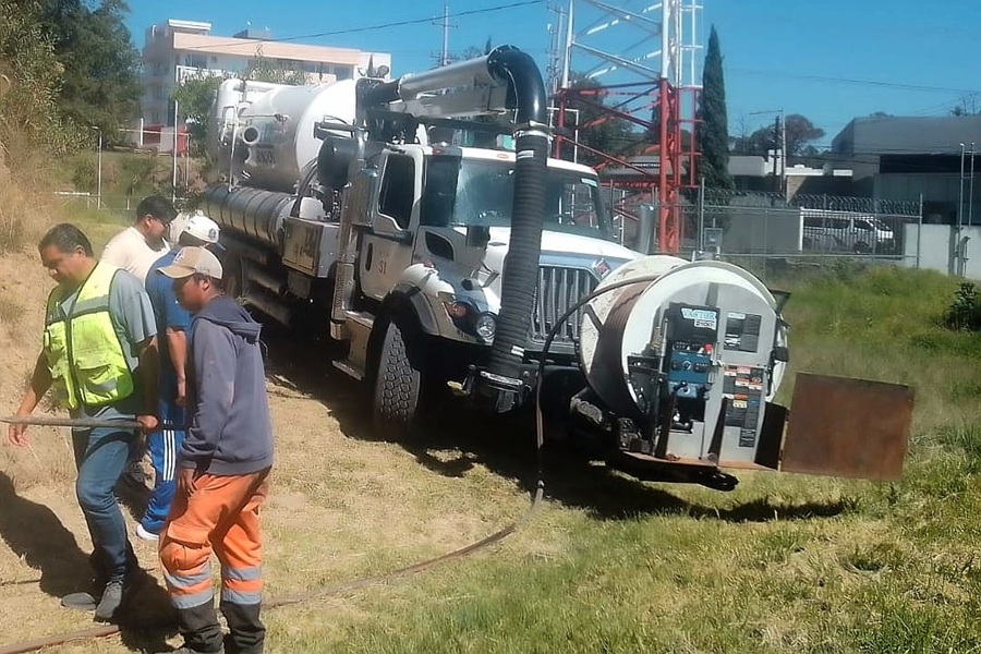 con-camion-vactor-ayuntamiento-de-tlaxcala-interviene-la-infraestructura-del-cobat-plantel-01-para-prevenir-riesgos-sanitarios-alternativatlx