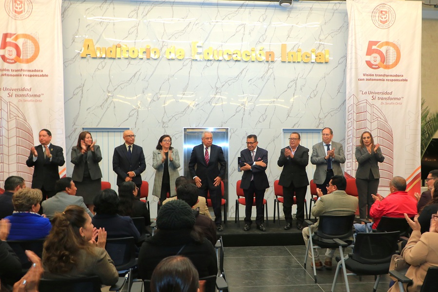 ilumina-uatx-su-torre-de-rectoria-e-inicia-una-nueva-etapa-de-servicio-a-la-comunidad-alternativatlx