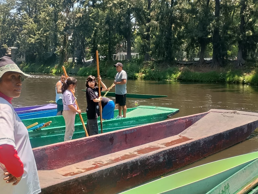 mujeres-xochimilcas-impulsan-la-preservacion-de-la-navegacion-tradicional-alternativatlx