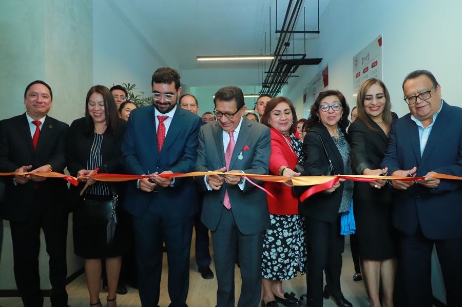 rector-pone-en-marcha-funcionamiento-de-la-torre-universitaria-alternativatlx