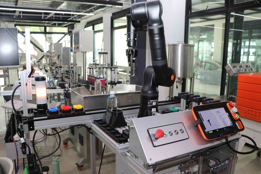 uag-refuerza-su-apuesta-por-la-industria-4-0-con-el-laboratorio-smart-factory-alternativatlx