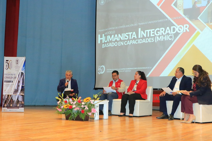 consolidacion-significa-avanzar-hacia-horizontes-mas-ambiciosos-una-universidad-que-se-reconozca-como-referente-por-su-formacion-bajo-el-mhic-rector-de-la-uatx-alternativatlx