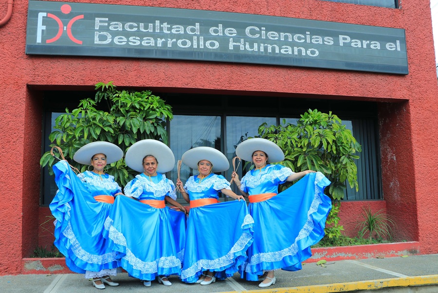 FCDH-UATx Rescata Saberes y Experiencias de Personas Mayores