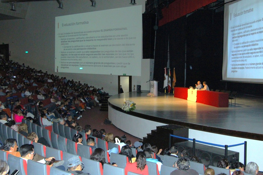 la-docencia-es-el-corazon-de-la-transformacion-universitaria-rector-de-la-uatx-alternativatlx
